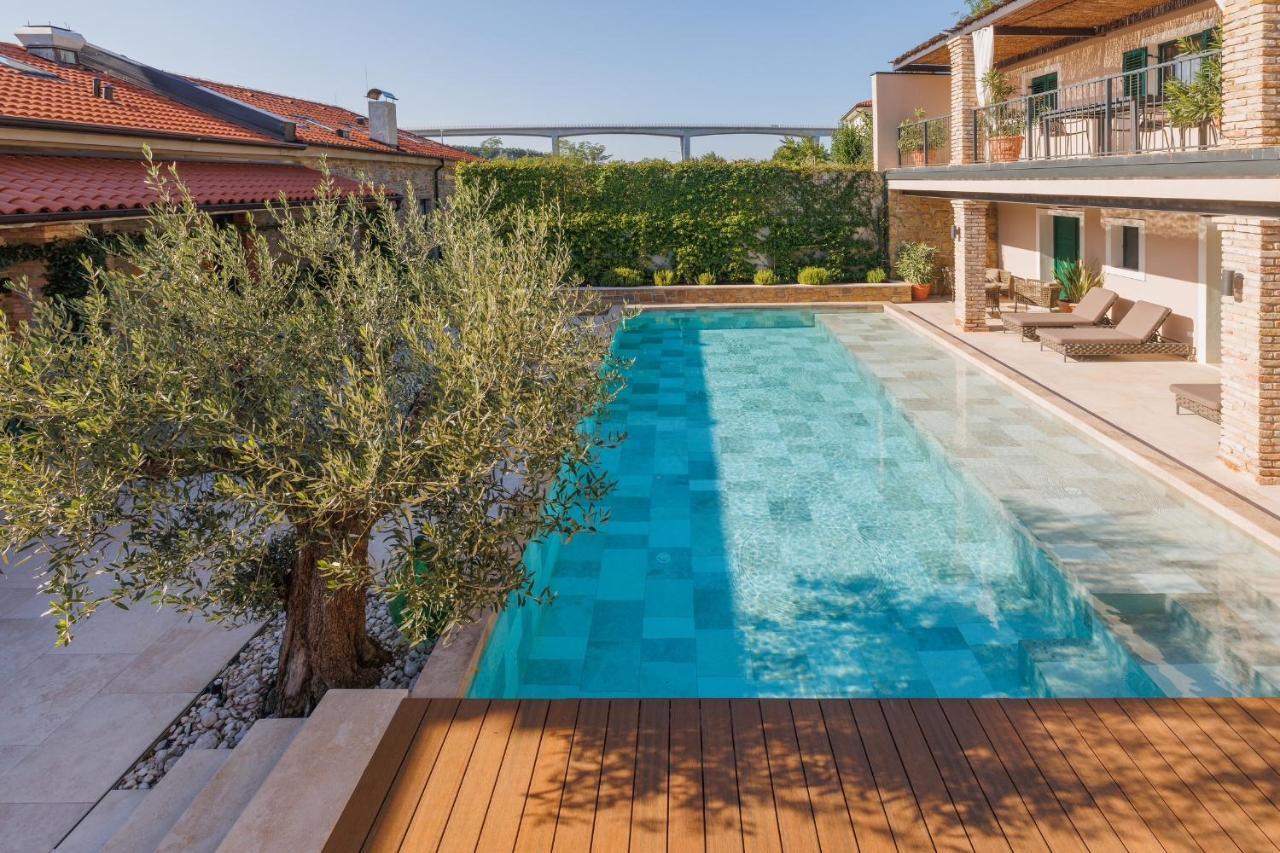 Vila Robida & Spa Črni Kal Buitenkant foto