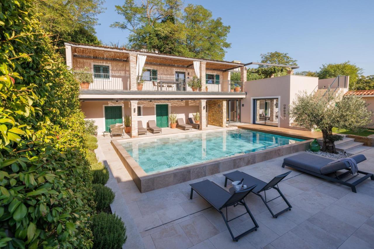 Vila Robida & Spa Črni Kal Buitenkant foto