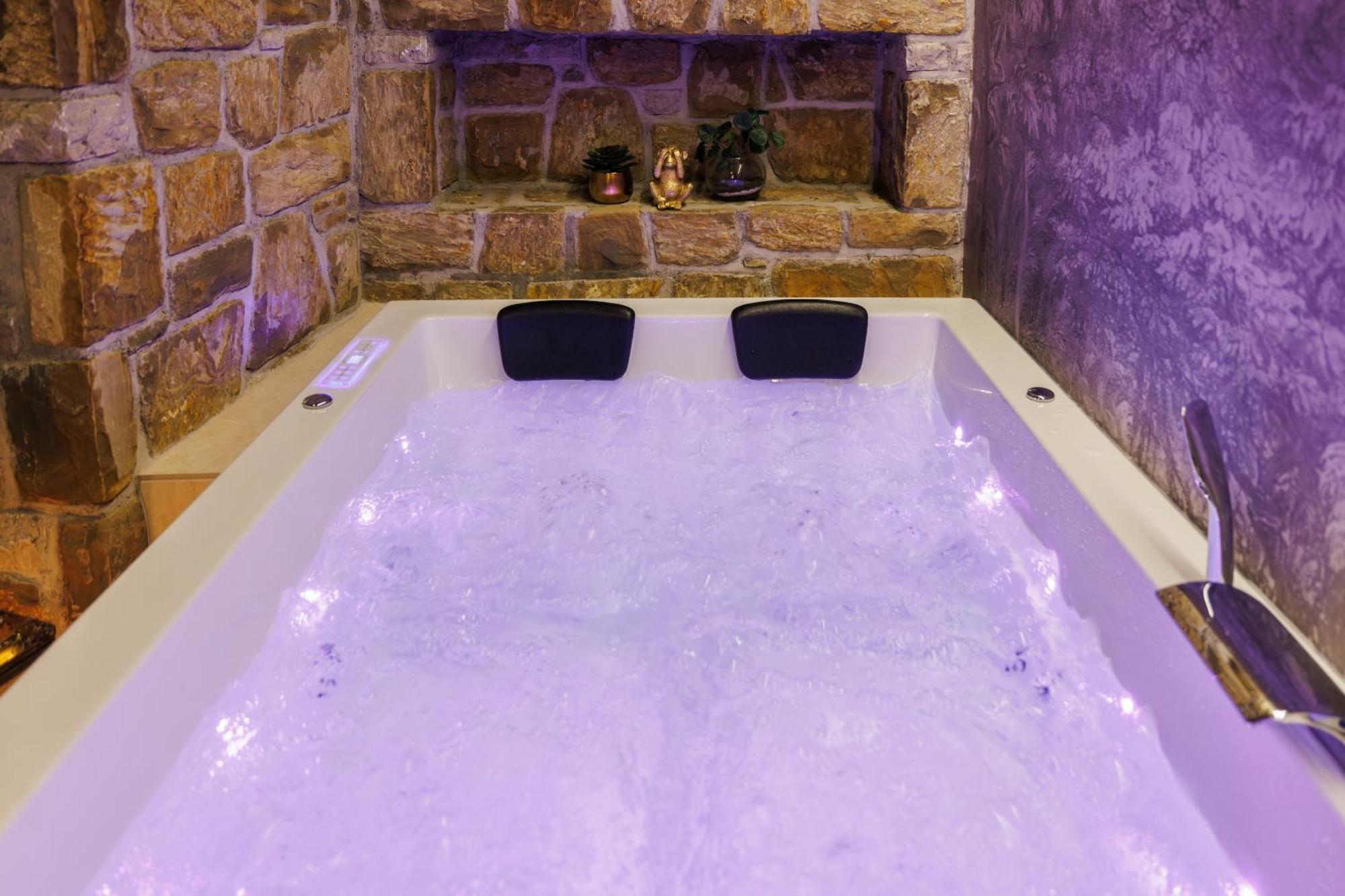 Vila Robida & Spa Črni Kal Buitenkant foto